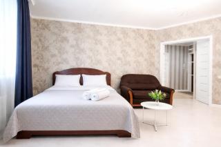 118 ТОП ЛОКАЦИЯ для НЕКУРЯЩИХ 2-х для компании из 1-5 человек с 2мя кроватями и 1местным диваном - 8