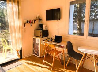 Studio attenant à maison avec parking, jardin, baignoire - 8