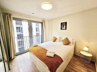 Bright Urban 1BR Apartment - 6