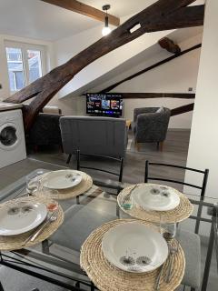 Charming 2 bedroom apartment for 5 max - 3