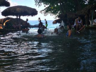 2 Bdrm, 1 Bath, Wifi, Near River and Beach,4L - 7