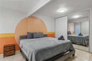 Cozy 4 Guest Apt with Air Conditioning, Free Parking & Wi-Fi - 2