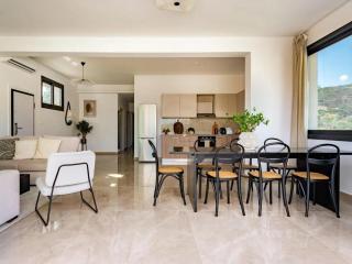 Amato Riverside by Ezoria Villas - 7