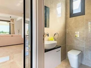 Amato Riverside by Ezoria Villas - 3