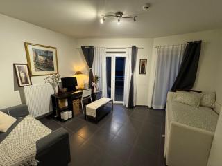 Single room with Private Bathroom - 5