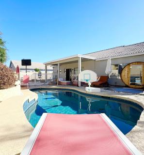 Peoria and Surprise Spring Training Getaway Heated and Private Sauna, Pool, Fitness gym equip, Kitchen Stacked to the Max - 0