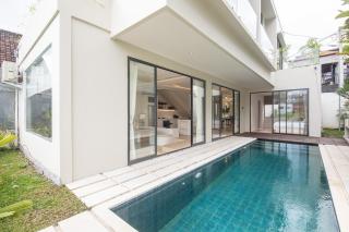 Stylish Canggu Villa 4BR with Ricefield View - 1