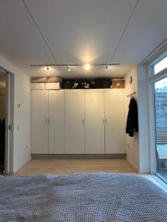 Spacious, bright and central - 5 min to lake and metro - 8