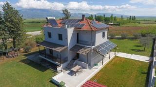 Countryside villa in private 2,000 sqm estate - 6