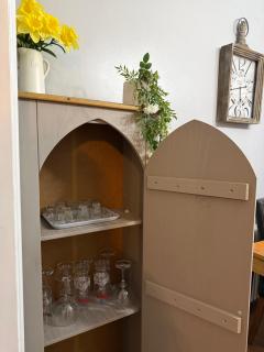 Stunning 2 Bedroom Bungalow - Free Parking - Convenient Location - 5