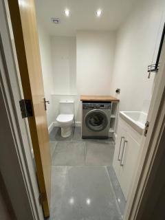 1 bedroom city centre apartment with free parking - 8