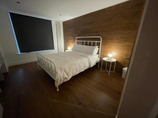 1 bedroom city centre apartment with free parking - 2