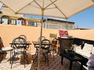 Room in a Bed & Breakfast l Jamma Fna Square Vibe - 5