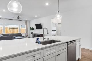 Serenity House- Newly Built, Peaceful Stay - 1