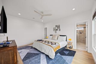 The Iron Cactus 10 acres villa near Austin w Sauna and Pool table - 8