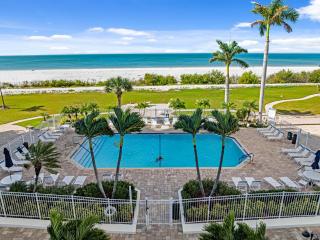102B Gulf Water Views 2 Bikes Beach Items - 7