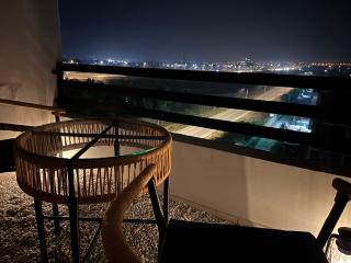 Warmwood Designer 2BHK- Rooftop pool, Self checkin - 2
