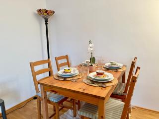 Happy Home near Airport - Free Parking - 2