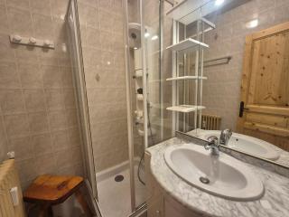 Appartement rénové avec balcon, proche pistes et commerces, animaux acceptés - FR-1-502-510 - 3