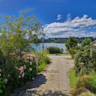 Estuary View - Peaceful Onekaka Retreat - 9