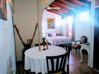 Cozy 6 Three-Bedroom Apartment in the Heart of Ochi - 4