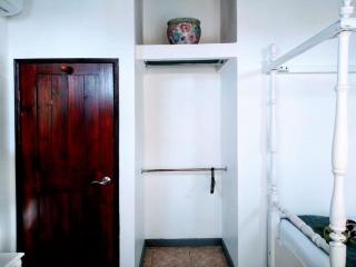 Cozy 6 Three-Bedroom Apartment in the Heart of Ochi - 2