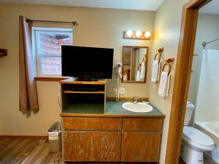 Riverfront Motel & Cabins - 2