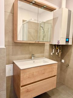 3 Bedroom Apartment with 2 Balconies near Airport - 1