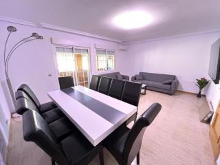 Modern entire house for 12, Pool, Cinema Bar - 6