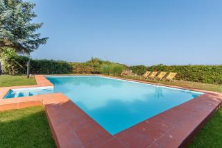 Luxury House with Pool, Garden, AC & Sauna - 7