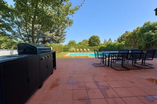 Luxury House with Pool, Garden, AC & Sauna - 2