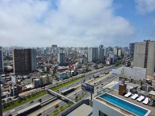 Lujoso departamento y céntrico en Lima - 2