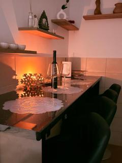 Elizabeth Luxury Apartment - 7