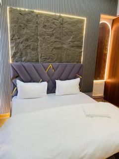 cozy noida studio, super comfy!!! - 7