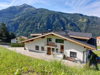 Apartments Amelie -2- mit Wallbox für ihr E-Auto und Garage für 2 Motorräder - 0