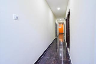 Hotel O by OYO Royal Stay Luxury Rooms - 5