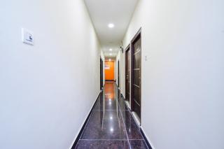 Hotel O by OYO Royal Stay Luxury Rooms - 4