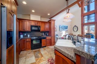 Luxury Elkpoint 1-True Ski-In Ski-Out Family Villa - 2