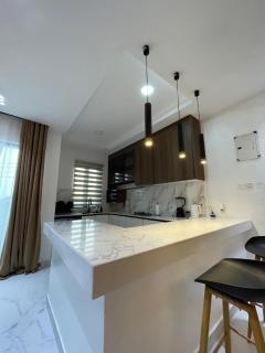 Luxury 1-Bed Apartment, GRA with pool & 24-hour power - 3