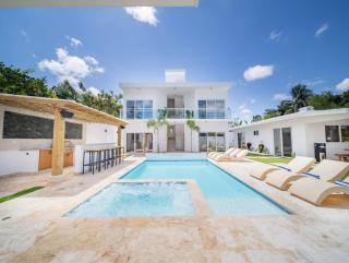 Green Palace 7 Bedroom Villa in Sosua with Security - 0
