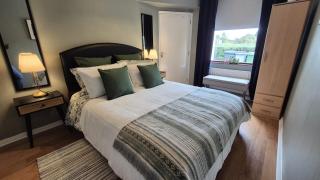 Red Robin Cottage - 2