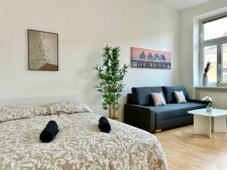 Central Cosy Apartment with Free Parking - 5