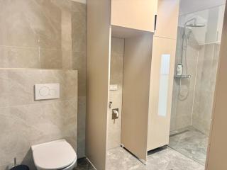 Luxury Rooftop Apartment with Balcony - 15 min to Center - 4