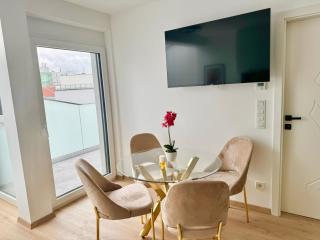 Modern Luxury Apartment with Balcony - 1