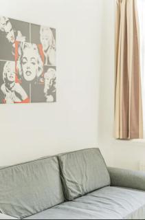 Central Apartment near Metro - 5