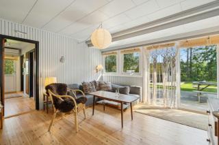 Wooden Summer House With Beach Volley At Øer Beach - 3