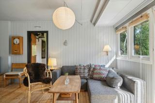 Wooden Summer House With Beach Volley At Øer Beach - 1