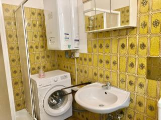 Central Long-Term Apartment - near First District - 1