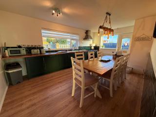 Shore Lodge Beachfront Escape, Sleeps 8, 4BR - 8