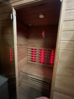 Suite GOLD L Amaryllis I Jacuzzi & Sauna privé I Centre Béziers Arrivée autonome - 2